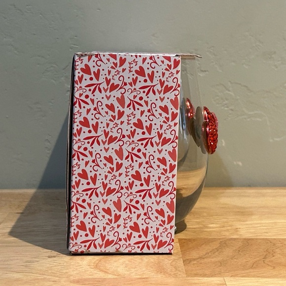 Brand New Set of 2 Stemless Wineglasses Pink & Red Rhinestone Heart Appliques - Picture 5 of 5